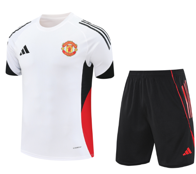 25/26 Manchester United Adults Training Kits