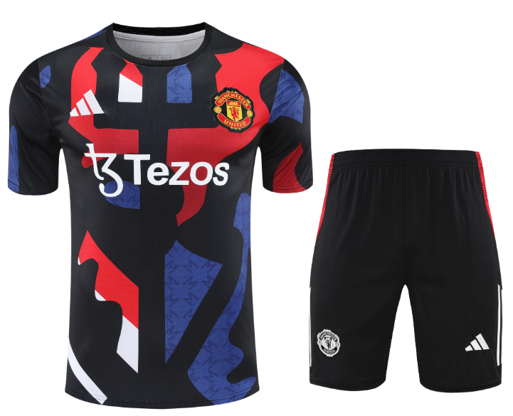 25/26 Manchester United Adults Training Kits