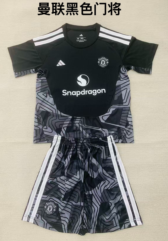 Kids kits 26/27 Manchester United Black Goalkeeper