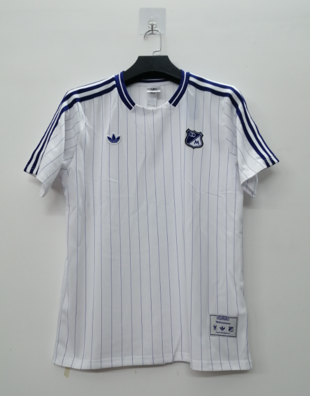 Player Version 26 Millionaire White Retro Style Casual