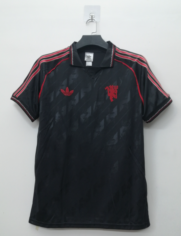 Player Version 26 Manchester United black retro casual styles