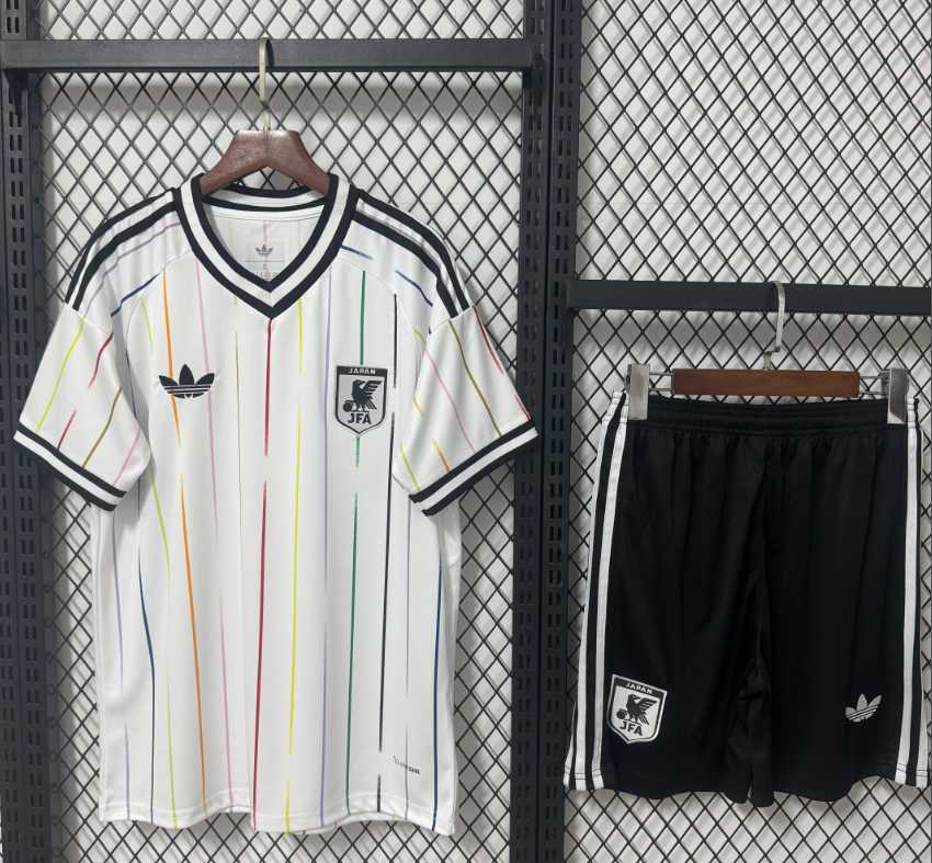 Adults kits 26/27 Japan away