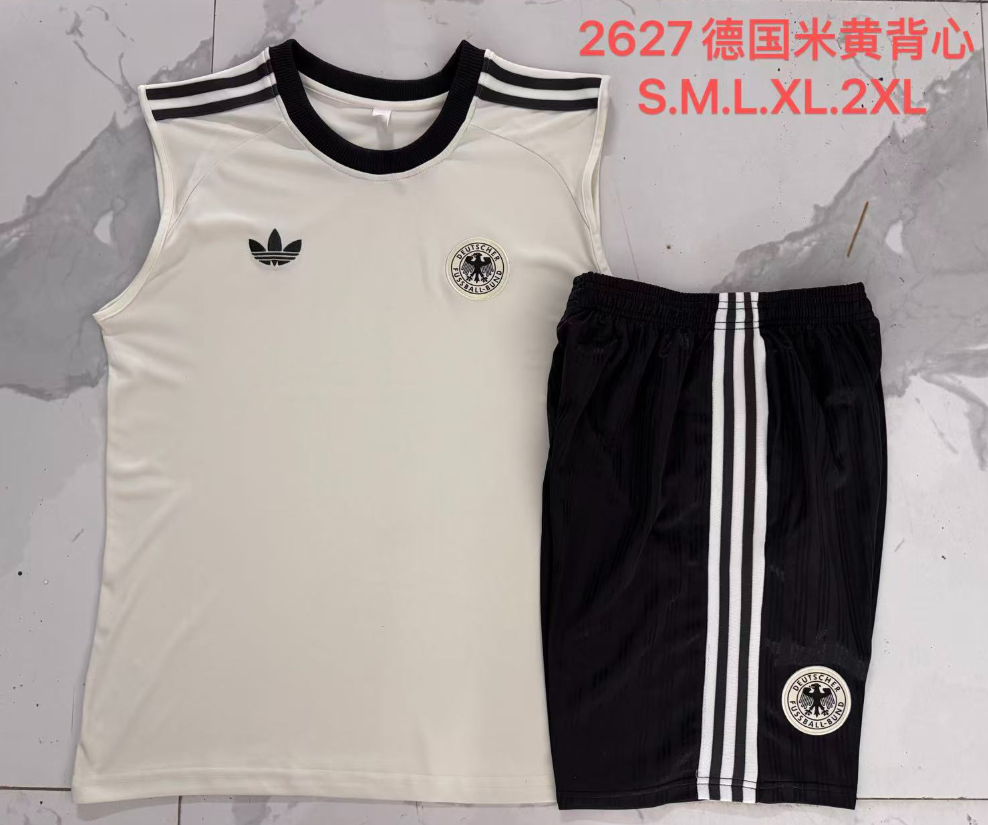 26/27 Vest Germany beige suit