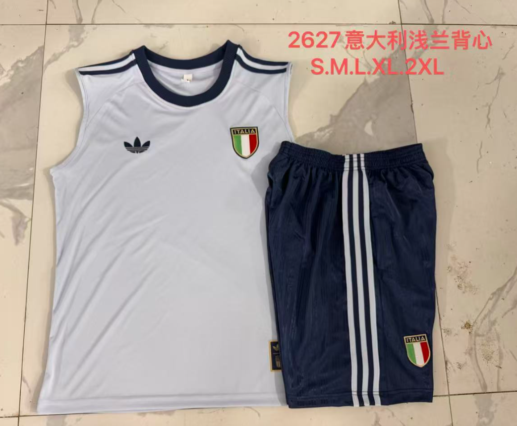 26/27 Vest Italy light blue suit