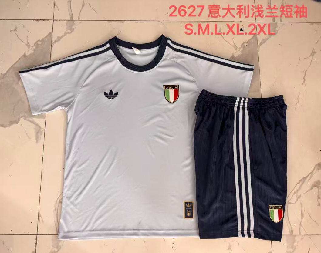 26/27 Adults Italy light blue Training Kits