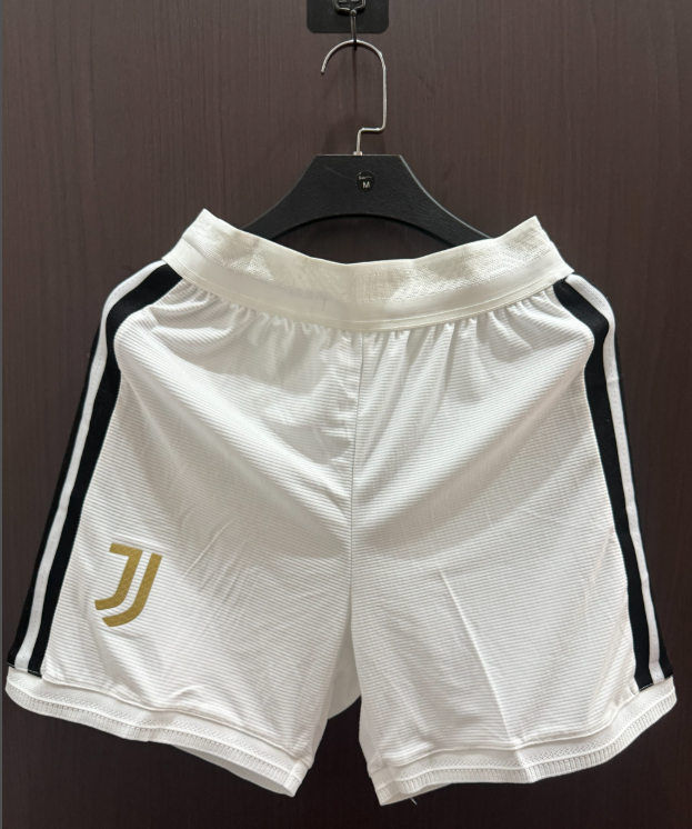 Player Version 26/27 Juventus home shorts