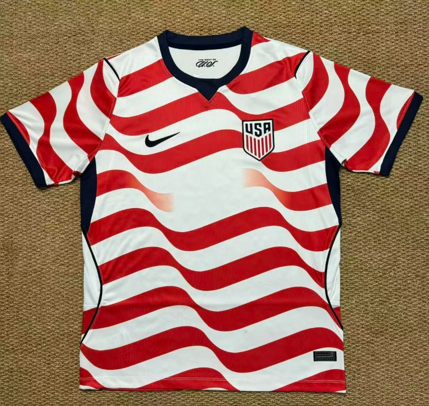 Fans Version 26 America home (blank chest)