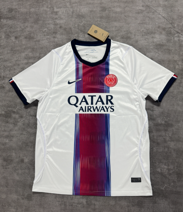 Fans Version 26/27 Paris away
