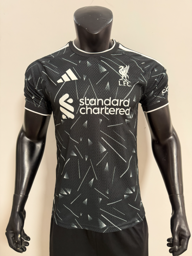 Player Version 27 Liverpool home black