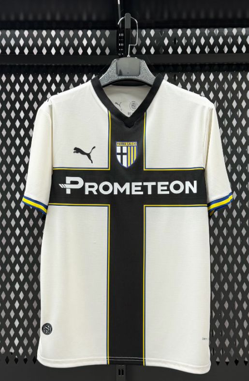Fans Version 26/27 Parma home