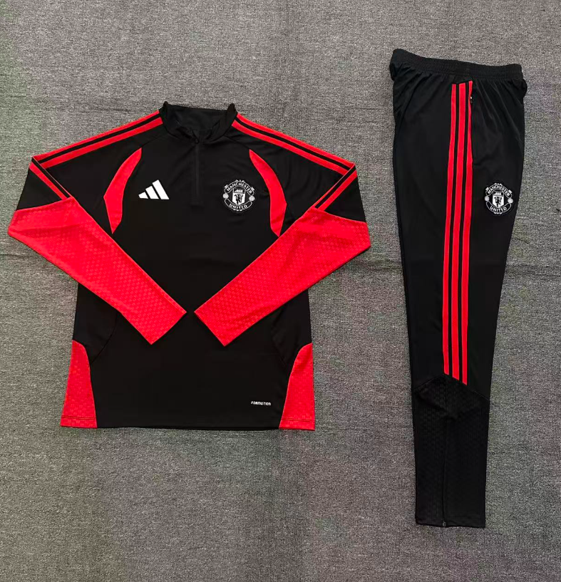 26/27 Adults Half Pull Manchester United black Tracksuit