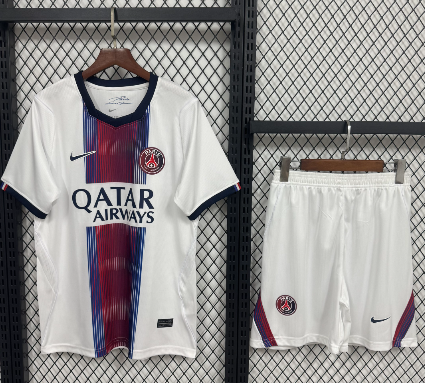 Adult Kits 26/27 Paris away (Silicone Label)