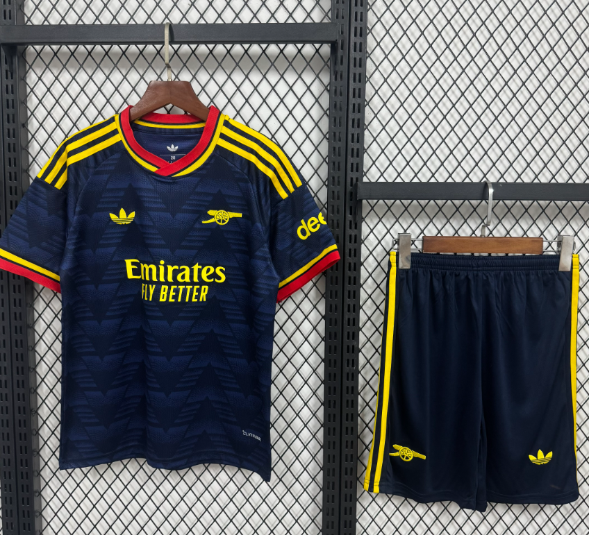  Adults kits 26/27 Arsenal away