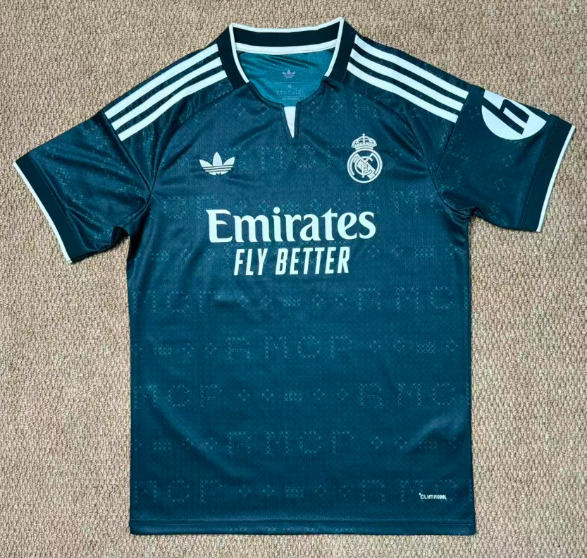 Fans Version 26/27 Real Madrid away 